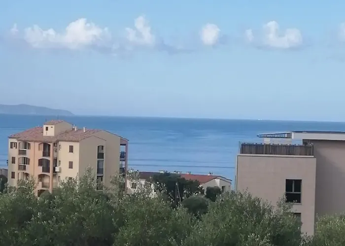 T2 Vue Mer A L\'Entree De La Ville, Proche Plage