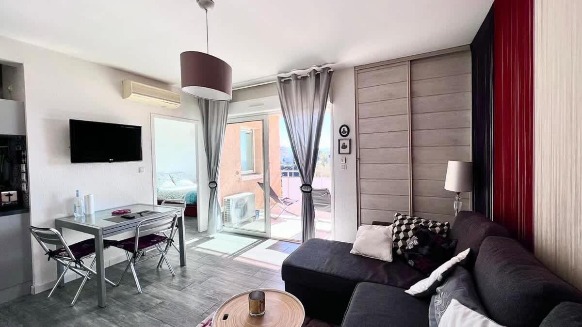 Appartement T2 Vue A L'entree De La Ville, Proche Ajaccio (Corsica)